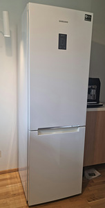 Samsung külmik No fost 185 cm. Nagu uus (1 foto / 4)