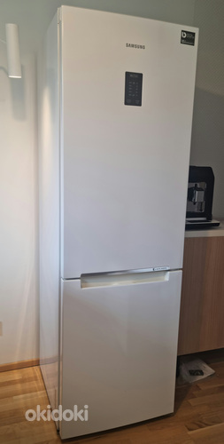 Холодильник Samsung No Frost 185 см. Как новый
