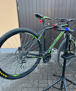 Hübriidratas Merida Crossway 100 L raamiga (1 foto / 2)