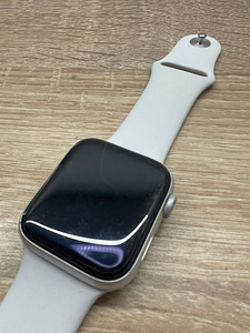 Apple Watch Series 4 44mm (2 foto / 4)