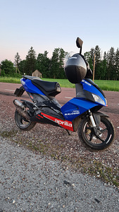 Aprilia SR 50R (2 foto / 2)