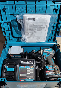 Makita akukruvikeeraja komplekt 40v XGT TD001GD201 (2 foto / 4)