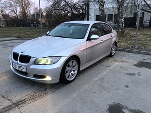 BMW 320d automat (4 foto / 5)