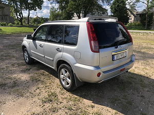 Nissan x trail (10 foto / 11)
