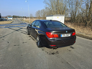 BMW 730D F01 (9 foto / 14)