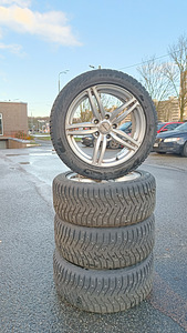 Valuveljed 17" 7Jx17ET41 + naastrehvid (1 foto / 5)