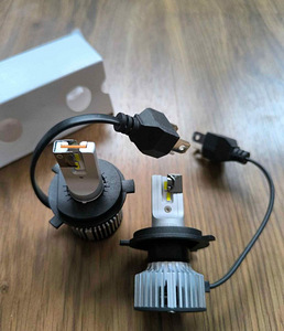 Philips H4 LED-HL ULTINON (2 foto / 2)