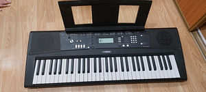Продам синтезатор YAMAHA EZ 220
