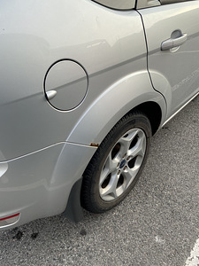 Ford fokus 1.6 2010 (5 foto / 5)