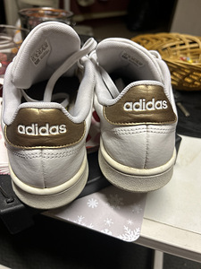 Adidas nahast tossud,suurus 39 (3 foto / 6)