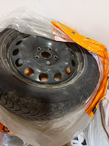 Bridgestone talverehvid velgedega. (1 foto / 5)