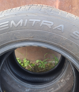 225/60/R15 (2 foto / 6)