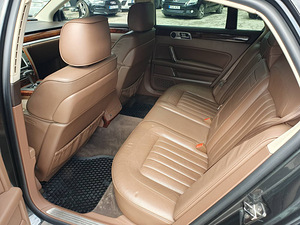 Volkswagen Phaeton (2 фото из 8)