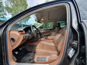 Volkswagen Phaeton (3 фото из 8)