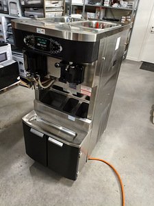 Jäätisemasin Taylor C606-58 (1 foto / 10)