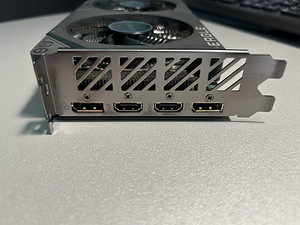 Gigabyte GeForce RTX 4060 EAGLE OC 8G (4 foto / 4)