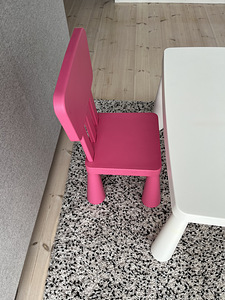 Ikea lastetool ja laud (1 foto / 4)
