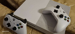XBOX ONE S 1TB , 2 PULTI + 1MÄNG (6 foto / 7)