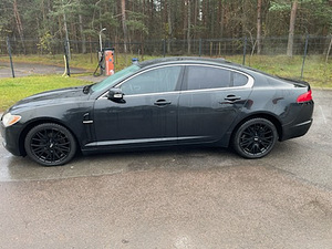 Продается Jaguar XF (6 фото из 7)