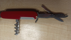 Nuga Victorinox Huntsman (1 foto / 5)