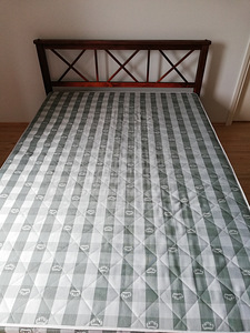 Täispuidust voodi 140x200 koos madratsiga. (2 foto / 4)