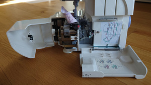 Overlok Privileg 454D (2 foto / 7)