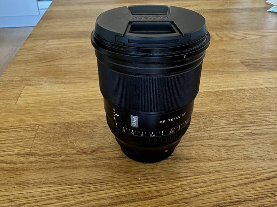 Viltrox AF 75mm f/1.2 Pro крепление Fujifilm