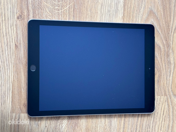 iPad (5-е поколение) 32 ГБ Wi-Fi + сотовая связь (фото #3)