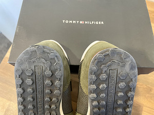 Tommy Hilfiger кроссовки (6 фото из 9)