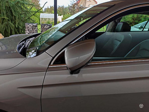 VW. TIGUAN (7 foto / 15)