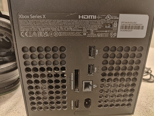 Xbox Series X 1TB + 2 pulti +laadimisjaam + Xbox kõrvaklapid (4 foto / 4)