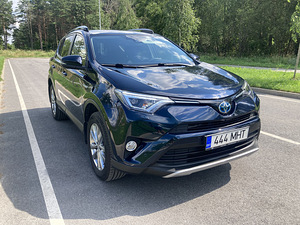 Toyota Rav4 hybrid 2017 (5 foto / 8)