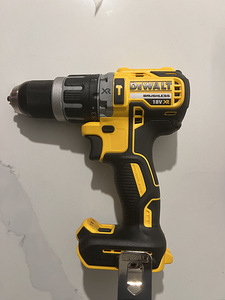 Akutrell DeWalt DCD796N - ilma aku ja laadijata (1 foto / 2)