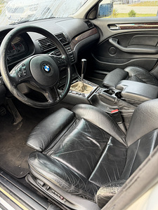 BMW 330i 170kw manu (5 foto / 8)