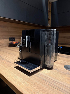 JURA ENA 8 Espressomasin + Cool Control 1 L Piimajahuti (1 foto / 7)