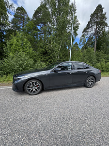 BMW 520 M-Sportpaket Pro/ ICONIC Glow 2.0 140kW/10kW (3 foto / 8)
