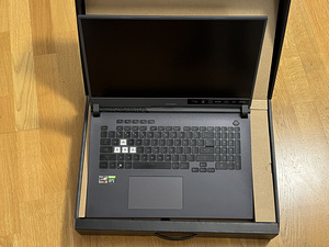 ASUS ROG Strix G713RM-KH132W (8 foto / 10)