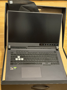 ASUS ROG Strix G713RM-KH132W (9 foto / 10)
