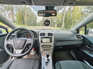 Toyota Avensis 2.2 D-cat (6 foto / 12)