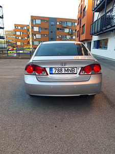 Honda Civic (3 фото из 12)