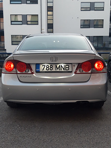 Honda Civic (4 фото из 12)