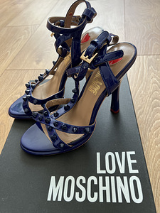 Love Moschino kingad s 37 (1 foto / 5)
