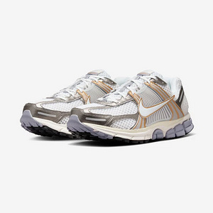 Nike Zoom Vomero 5 Platinum Tint Metallic Gold Men's New (2 foto / 9)
