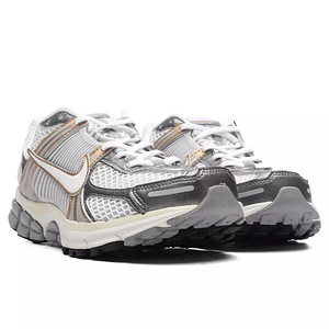 Nike Zoom Vomero 5 Platinum Tint Metallic Gold Men's New (5 foto / 9)
