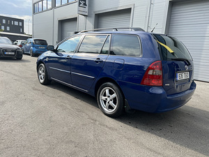 Toyota Corolla (4 foto / 15)