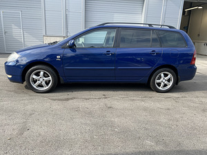 Toyota Corolla (8 foto / 15)