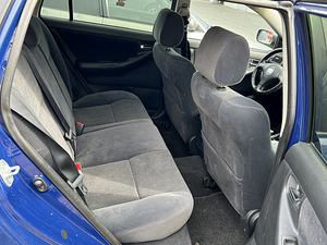 Toyota Corolla (14 foto / 15)