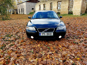 VOLVO S60 D5 FULL OPTION (2 foto / 10)