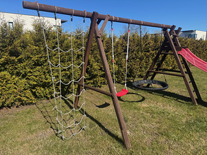 Mänguväljak hoovi (2 foto / 2)