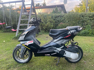 Aprilia SR50R (4 foto / 5)
